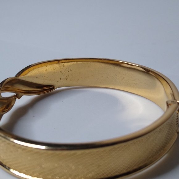 Vintage Monet Metal Hinged Bracelet - Picture 11 of 16